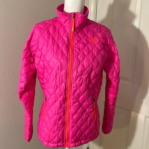 The North Face Hot Pink Quilted Jacket - Picture 1 of 16